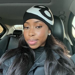 Meet your Posher, Monique